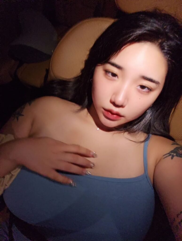 인스타_화장실에서 거유육덕이 3V