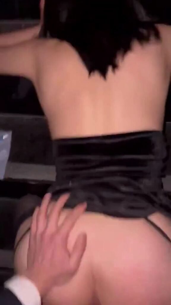 클럽에서 같은날 두명 즉석에서 따먹