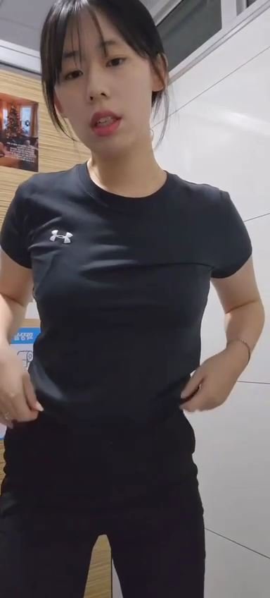 언더아머 자위녀