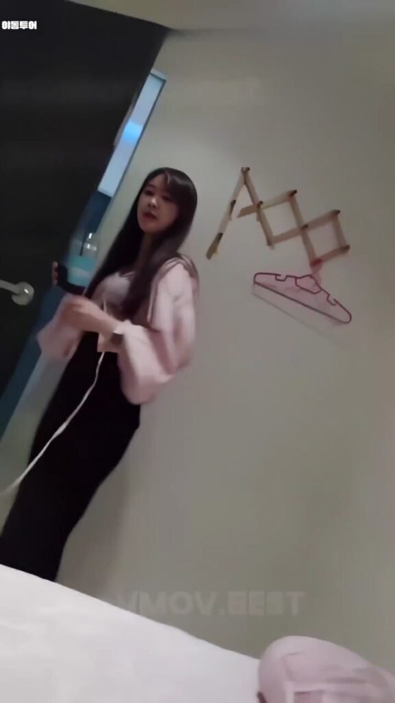 키싱룸, 핑크 걸